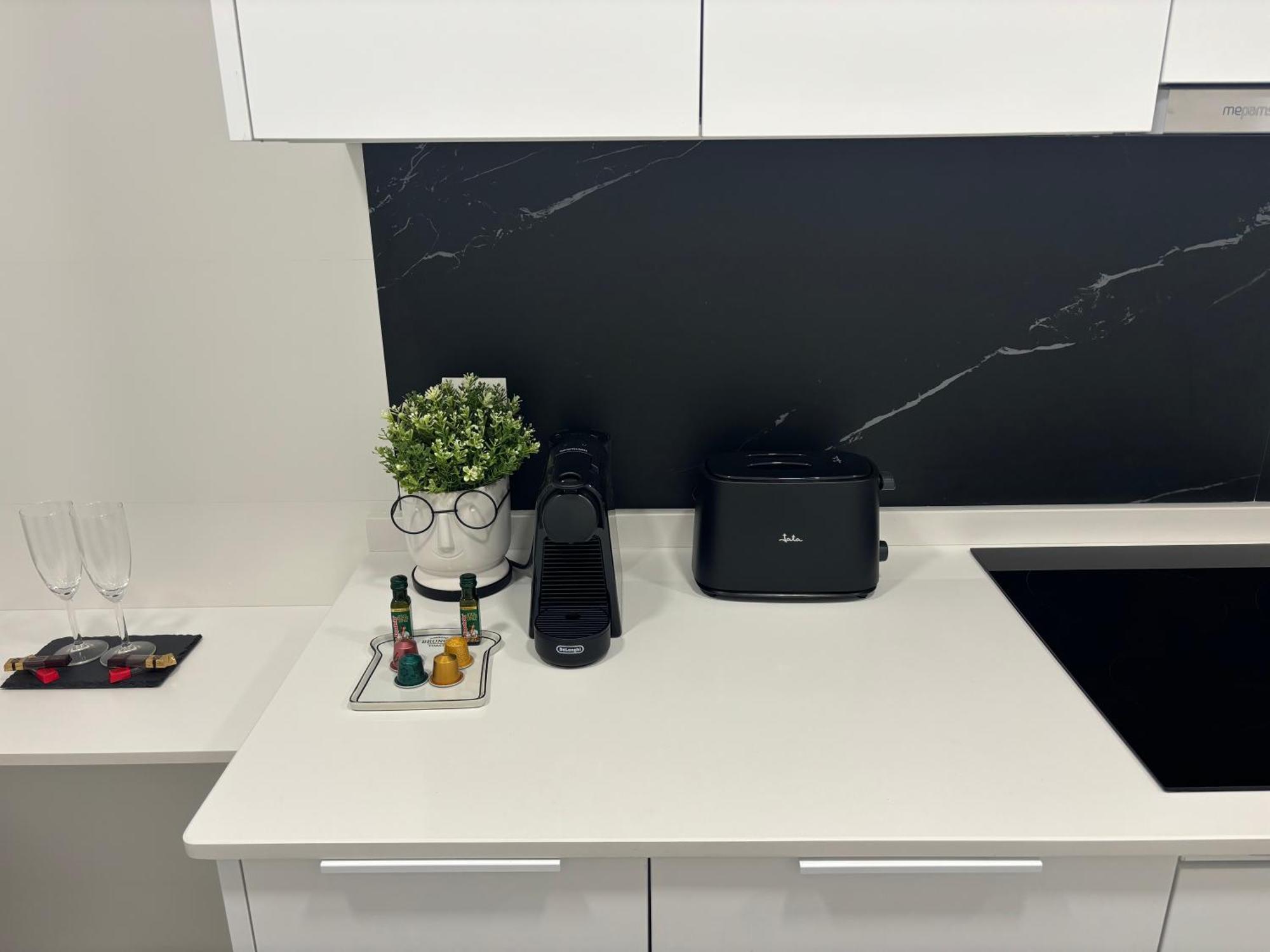 Black And White Suite Cervantes กาสโตร-อูร์เดียเลส ภายนอก รูปภาพ
