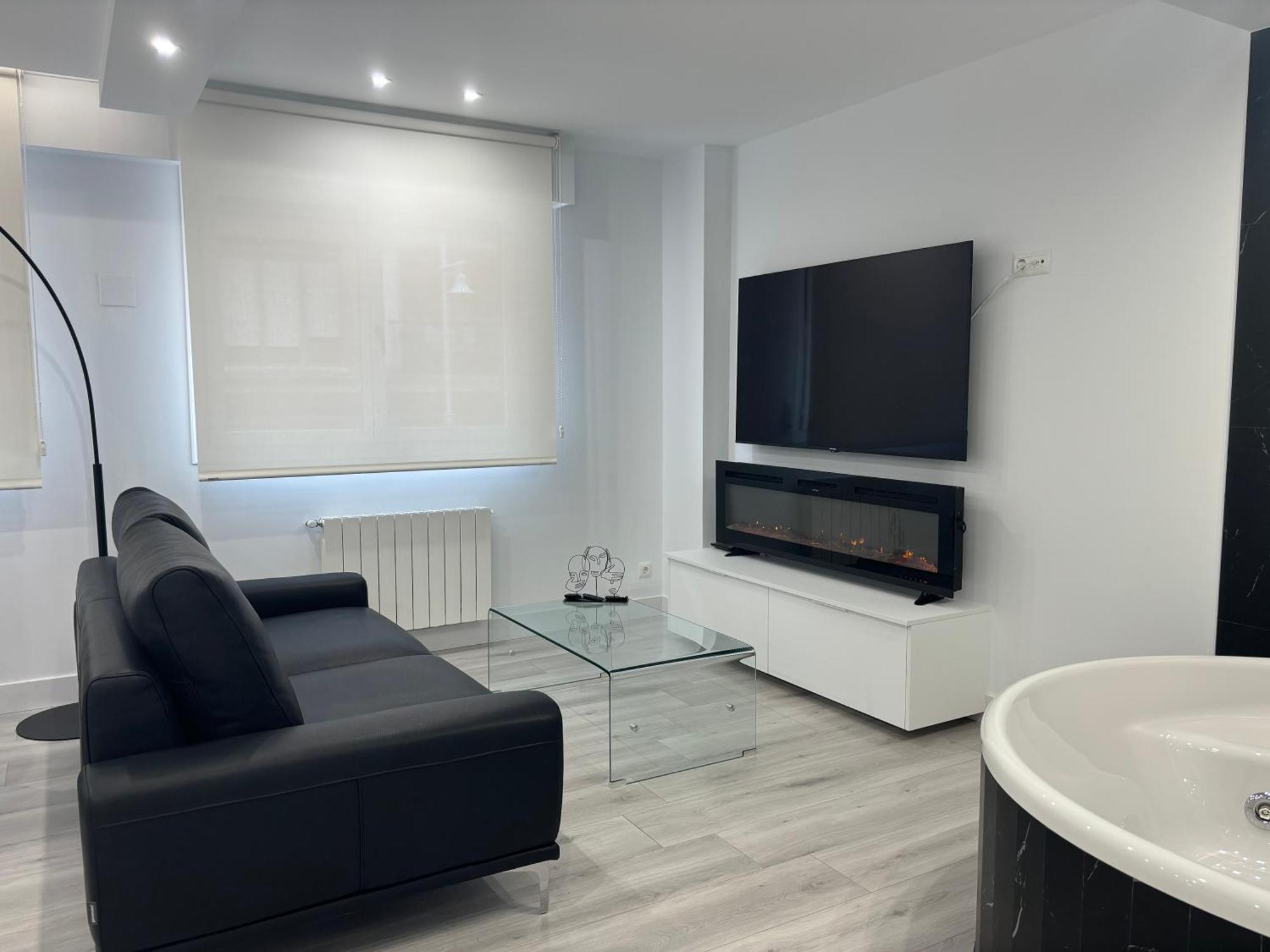 Black And White Suite Cervantes กาสโตร-อูร์เดียเลส ภายนอก รูปภาพ