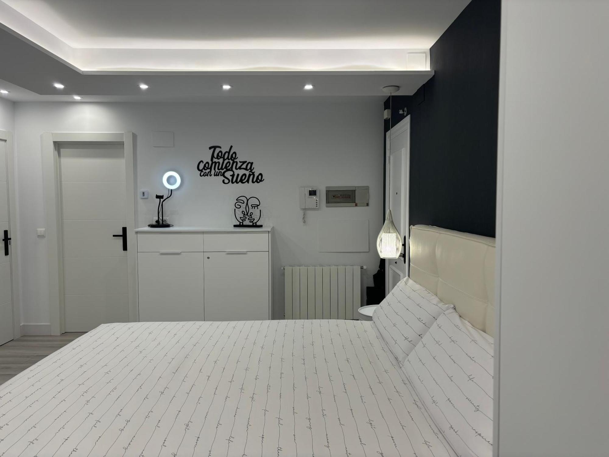 Black And White Suite Cervantes กาสโตร-อูร์เดียเลส ภายนอก รูปภาพ