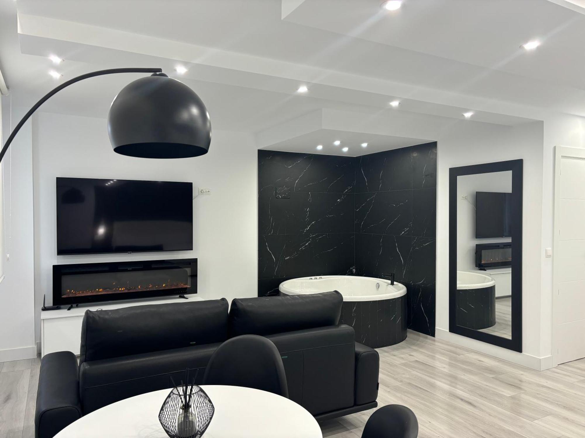 Black And White Suite Cervantes กาสโตร-อูร์เดียเลส ภายนอก รูปภาพ