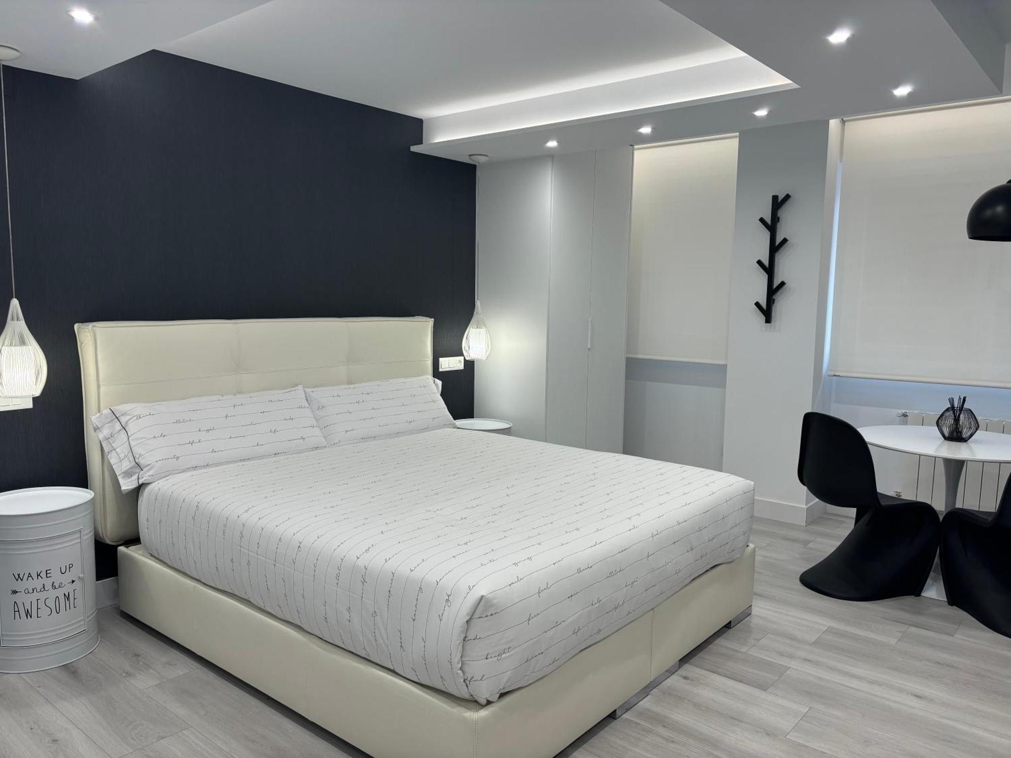 Black And White Suite Cervantes กาสโตร-อูร์เดียเลส ภายนอก รูปภาพ
